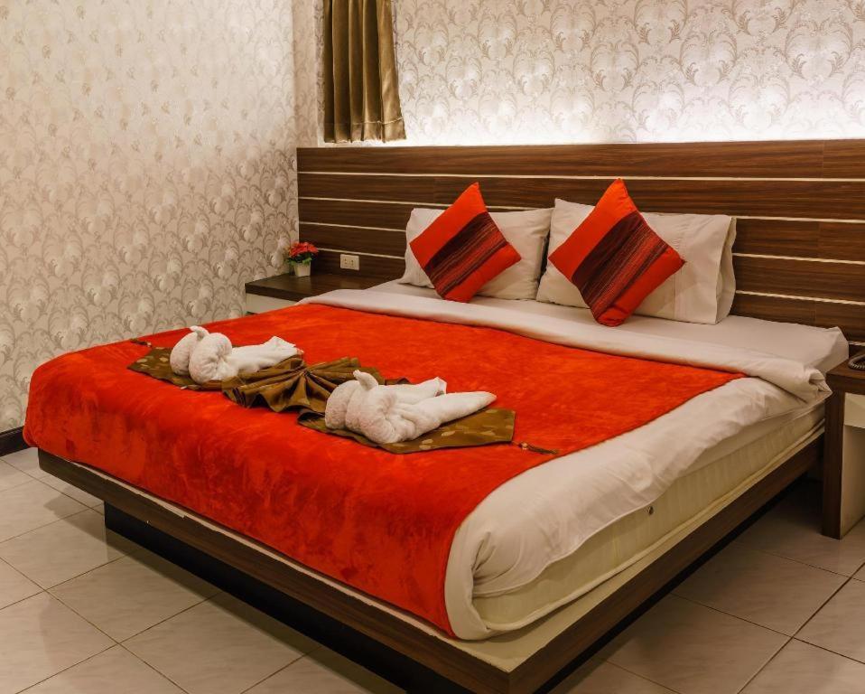 Long Beach Hotel Patong Ngoại thất bức ảnh