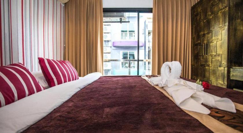 Long Beach Hotel Patong Ngoại thất bức ảnh